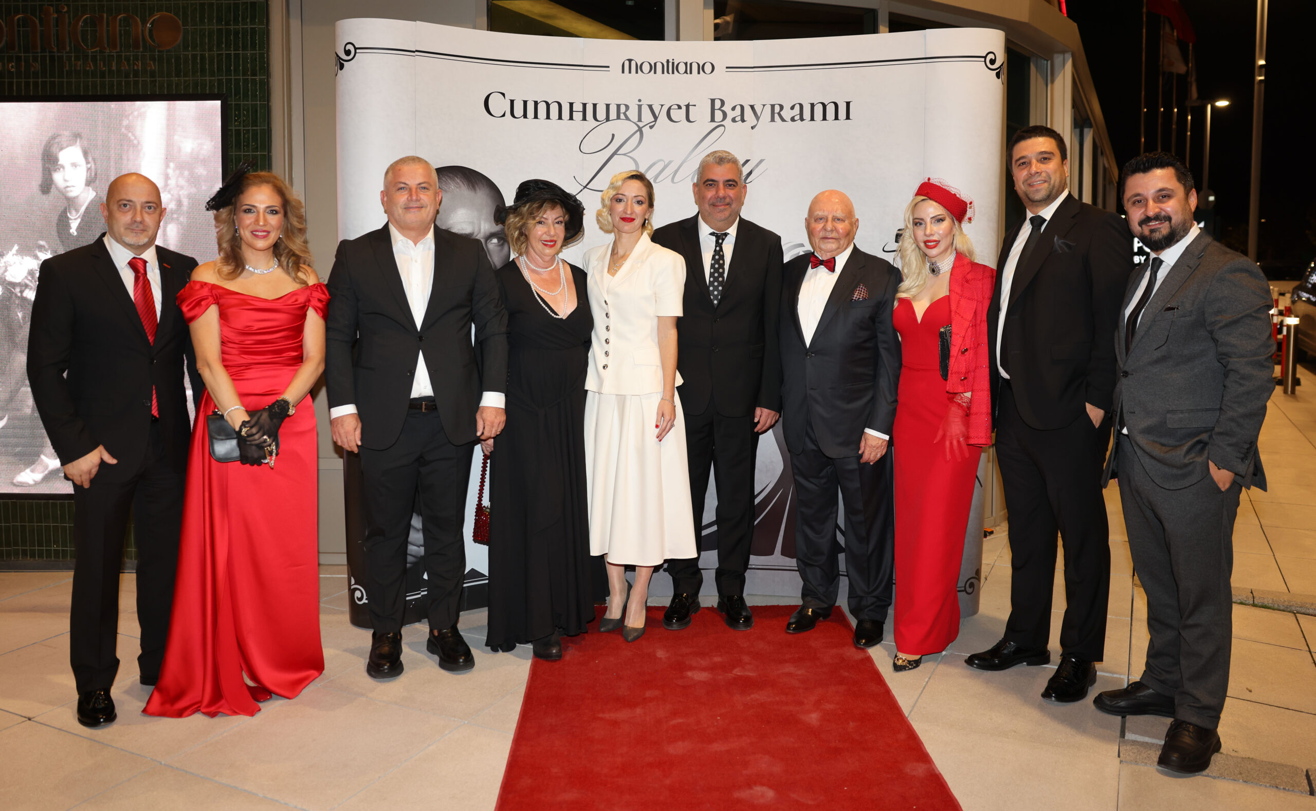 İzmir’in seçkin mekânlarından Montiano Mistral, Cumhuriyet’in 102. yılını sanat, tarih