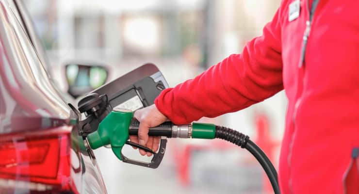 Petrol fiyatlarındaki düşüş ve rafineri marjlarının gerilemesi, benzin-motorin fiyatlarında indirim