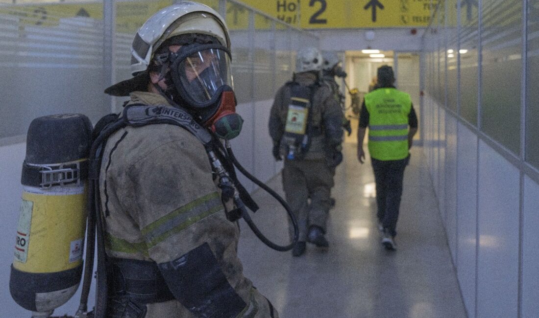 İzmir Büyükşehir Belediyesi, “Afet anında doğru davranış hayat kurtarır” sloganıyla