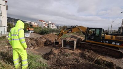 İzmir’in Bergama ilçesinde metrekareye 137 kg yağış düştü, dereler taştı,