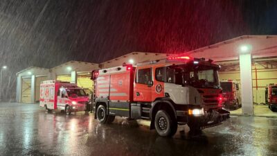 Balıkesir’in Sındırgı ilçesinde 6.1 büyüklüğünde deprem sonrası İzmir Büyükşehir Belediyesi