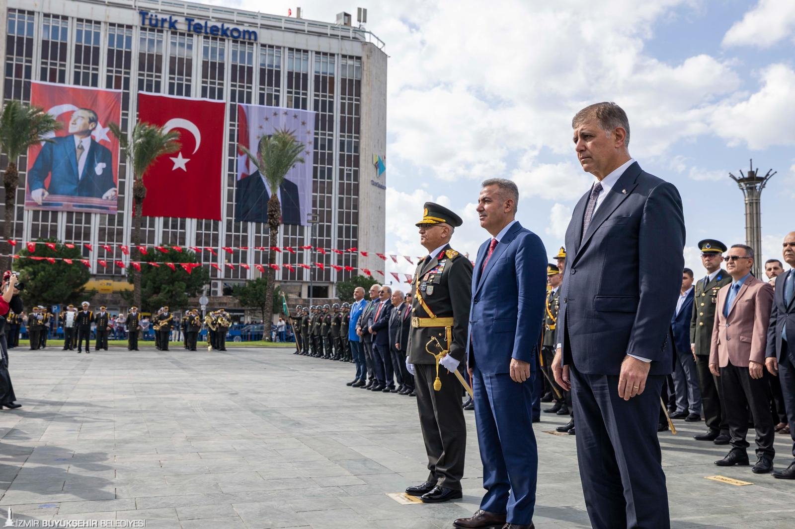 İzmir Büyükşehir Belediye Başkanı Dr. Cemil Tugay, 29 Ekim Cumhuriyet