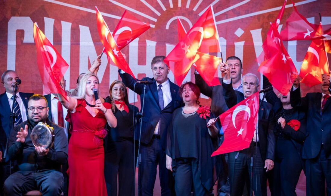 İzmir Büyükşehir Belediyesi’nin “Cumhuriyet Her Yerde” etkinlikleri bu kez Selçuk