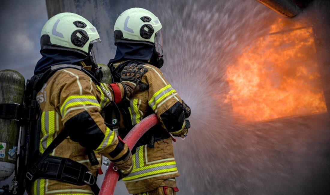 İzmir Büyükşehir Belediyesi, genç itfaiye personelini yangın, afet ve kurtarma