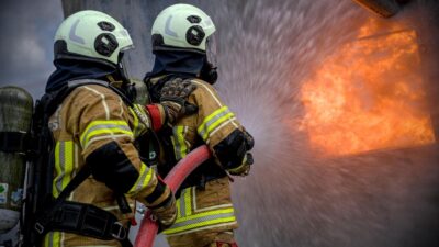 İzmir Büyükşehir Belediyesi, genç itfaiye personelini yangın, afet ve kurtarma