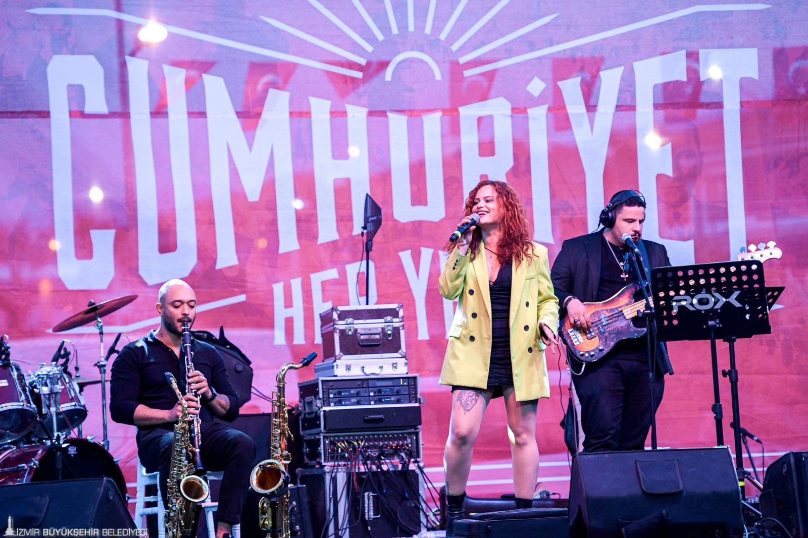 İzmir Büyükşehir Belediyesi, Cumhuriyet Bayramı’nın 102’nci yılını “Cumhuriyet Her Yerde”