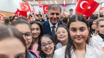 İzmir Büyükşehir Belediye Başkanı Cemil Tugay, Cumhuriyet Bayramı özel oturumunda