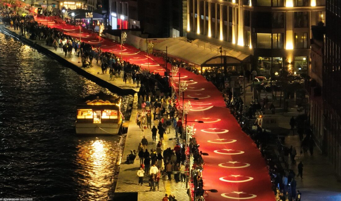 İzmir Büyükşehir Belediye Başkanı Dr. Cemil Tugay, 29 Ekim Cumhuriyet