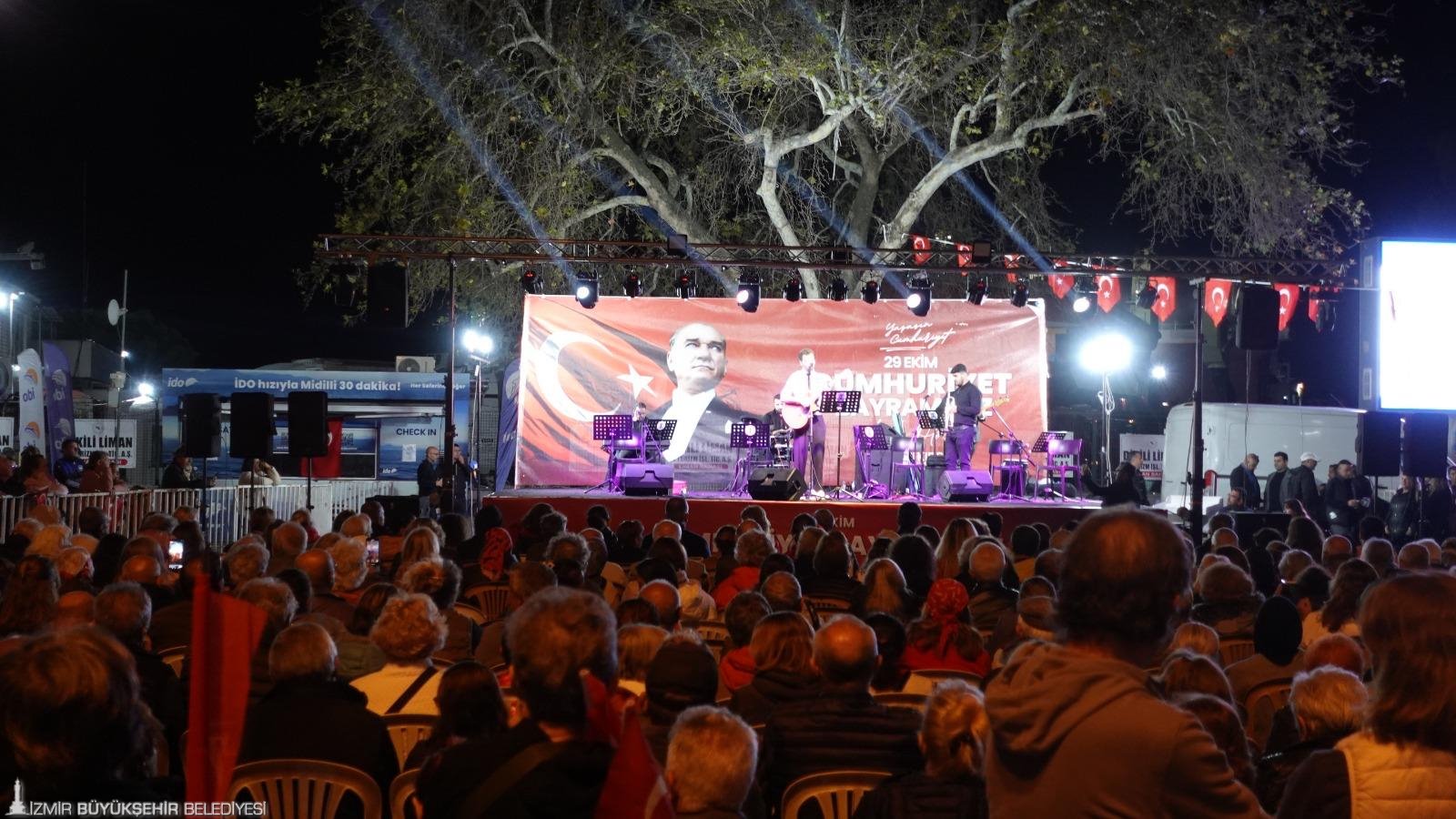 İzmir Büyükşehir Belediyesi’nin “Cumhuriyet Her Yerde” etkinlikleri bir hafta boyunca