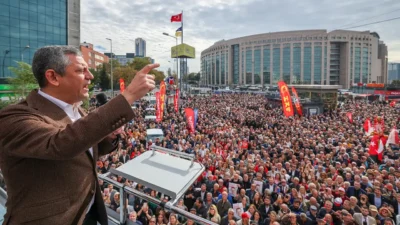 CHP Genel Başkanı Özgür Özel, İmamoğlu’na yönelik casusluk soruşturmasını eleştirerek