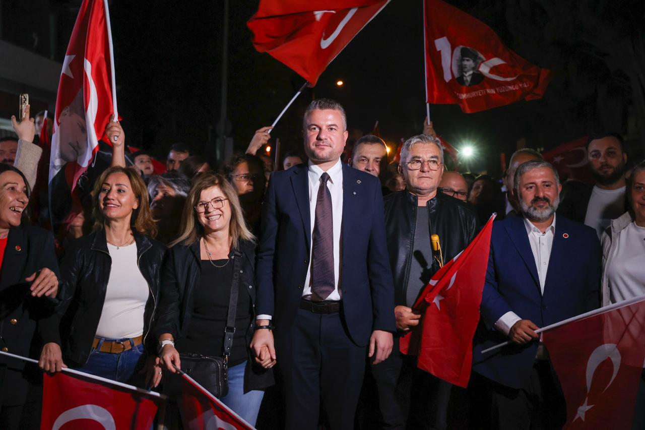 Buca, 29 Ekim’de Cumhuriyet’in 102. yılını coşkuyla kutladı. Binlerce Bucalı,