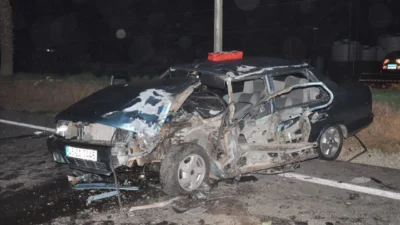 İzmir’in Ödemiş ilçesinde otomobil ile pikabın çarpıştığı kazada 3’ü çocuk