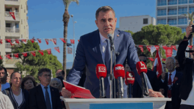 CHP İzmir İl Başkanı Çağatay Güç, Cumhuriyet Bayramı’nda yaptığı konuşmada,