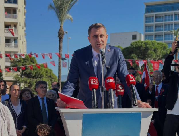 CHP İzmir İl Başkanı Çağatay Güç, Cumhuriyet Bayramı’nda yaptığı konuşmada,