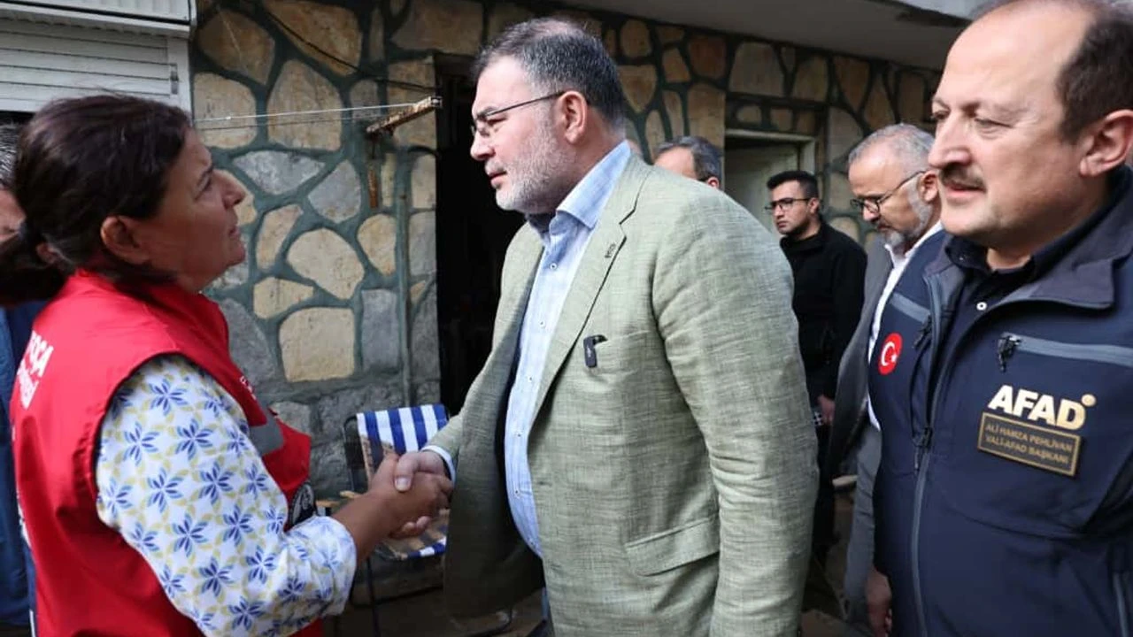 AK Parti İzmir İl Başkanı Bilal Saygılı, Foça’daki sel felaketinin