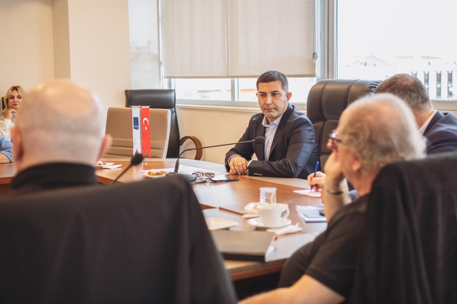 Kuşadası Belediyesi, eski otogar alanına modern sosyal donatılarla donatılmış ödüllü