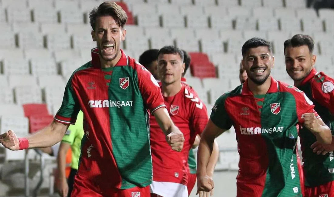 3. Lig 4. Grup’ta Burhanettin Basatemür yönetimindeki Karşıyaka, yenilgisiz liderliğini