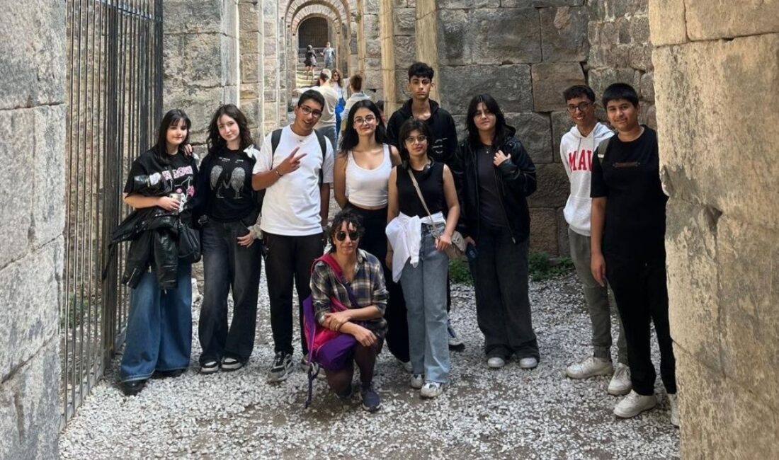 İzmir Büyükşehir Belediyesi Çiğli Dil Destek Merkezi öğrencileri, İngilizce konuşma