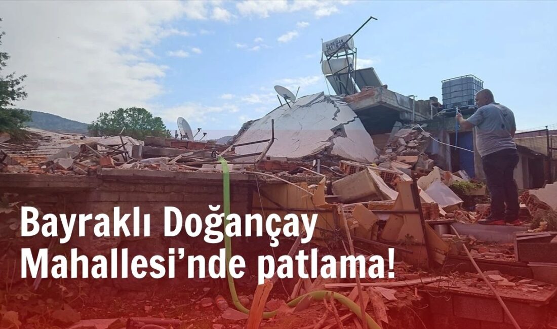 İzmir Bayraklı’da bir evde meydana gelen patlama paniğe yol açtı.