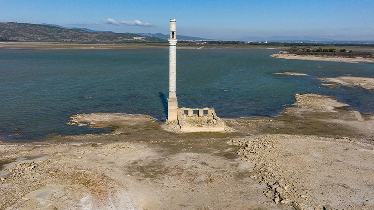 Tahtalı Barajı’ndaki su oranı yüzde 2’ye geriledi. TÜBA Üyesi Prof.