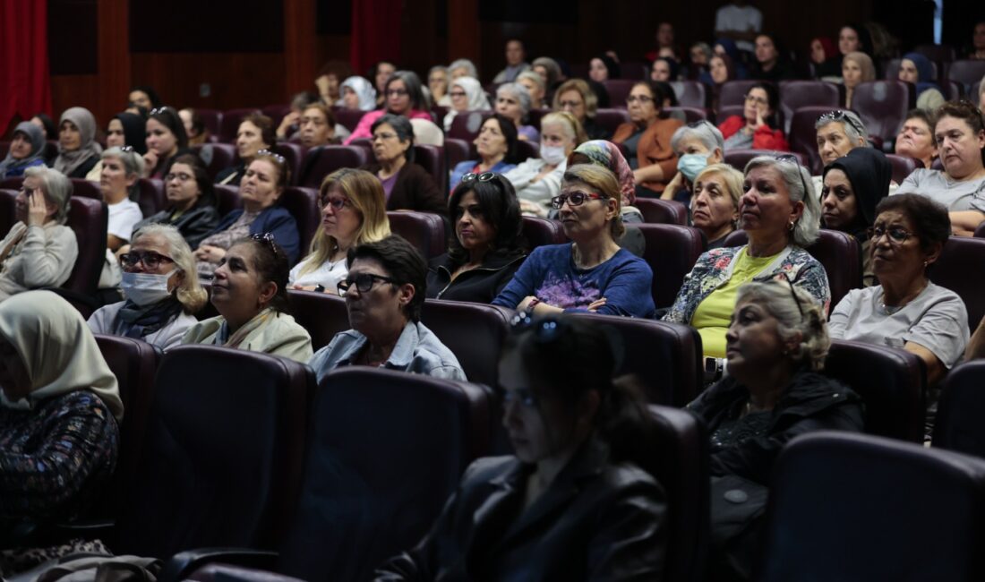 Konak Belediyesi’nin Medicana International İzmir Hastanesi iş birliğiyle düzenlediği Meme