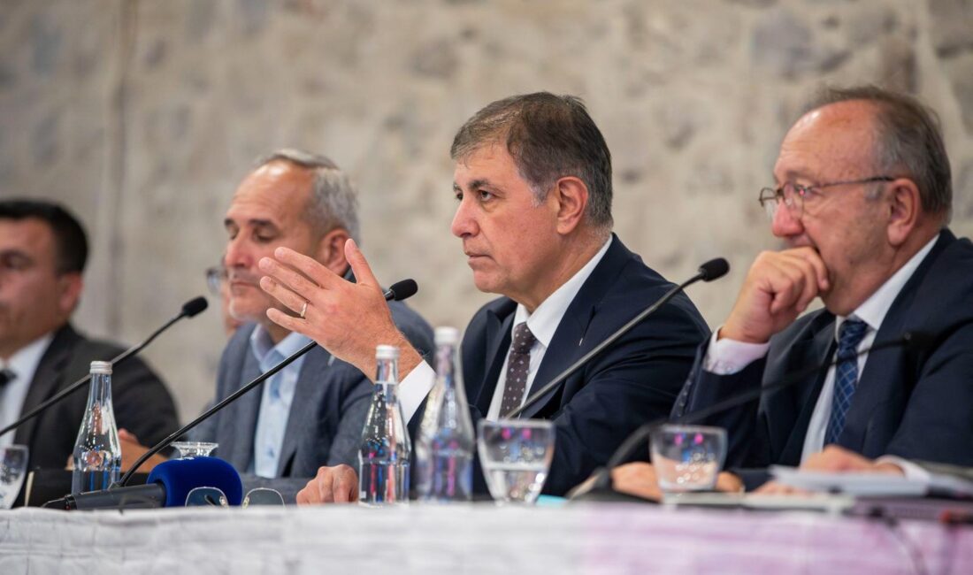 İzmir Büyükşehir Belediye Başkanı Dr. Cemil Tugay, su ürünleri sektörü