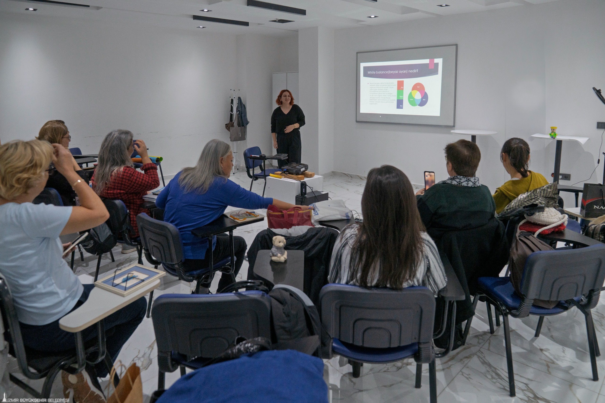 İzmir Büyükşehir Belediyesi, mobilya sektörünün nitelikli eleman ihtiyacını karşılamak için
