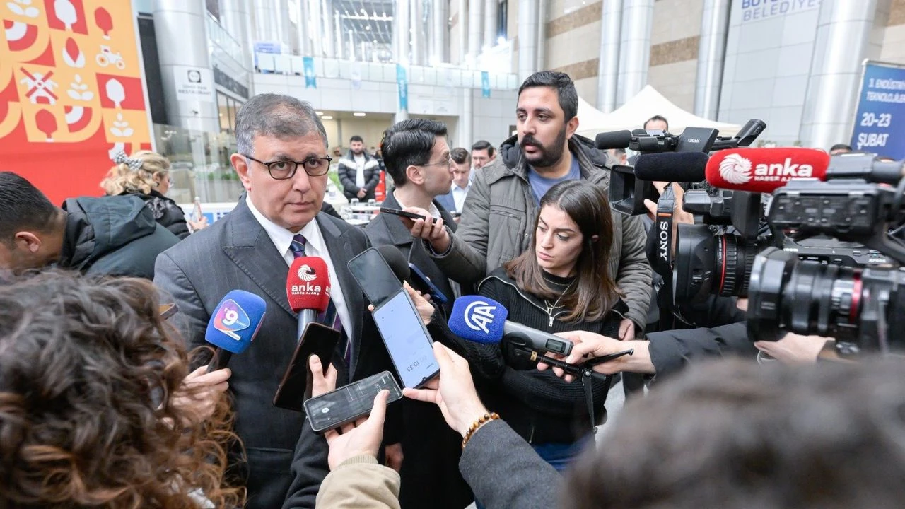 Cemil Tugay, İzBB’de havuza alınan ve işten çıkarılan personel tartışmalarına