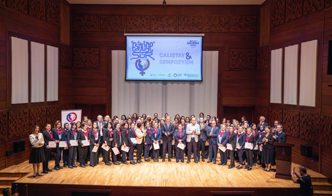 İzmir Büyükşehir Belediyesi’nin “Eşitliğe Sür” projesi kapsamında kadın şoför sayısı