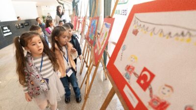 İzmir Büyükşehir Belediyesi çocuk merkezlerinde eğitim gören öğrenciler, Atatürk’ü anmak