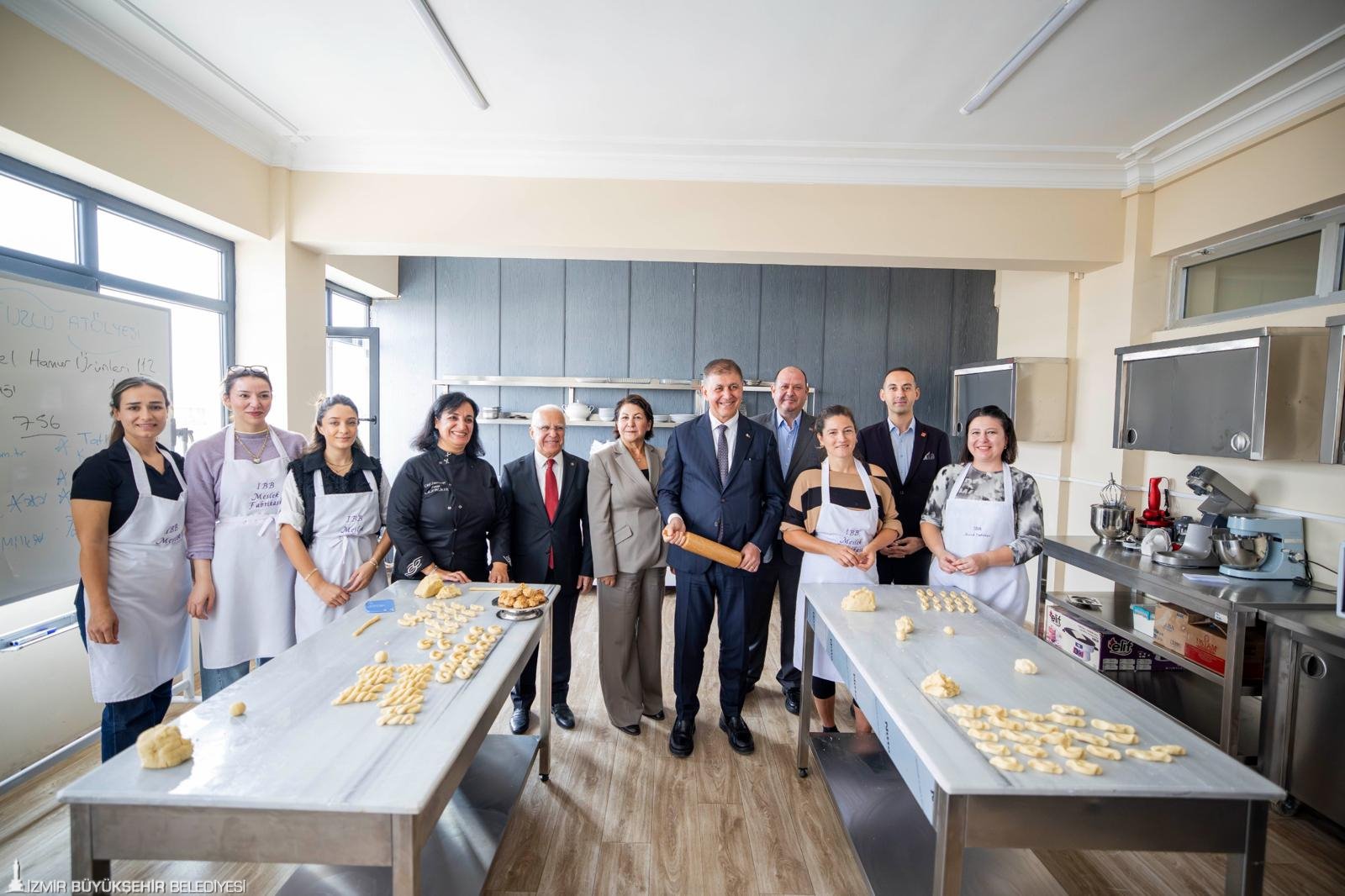 İzmir Büyükşehir Belediyesi Meslek Fabrikası, ilk kez bir sanayi sitesi