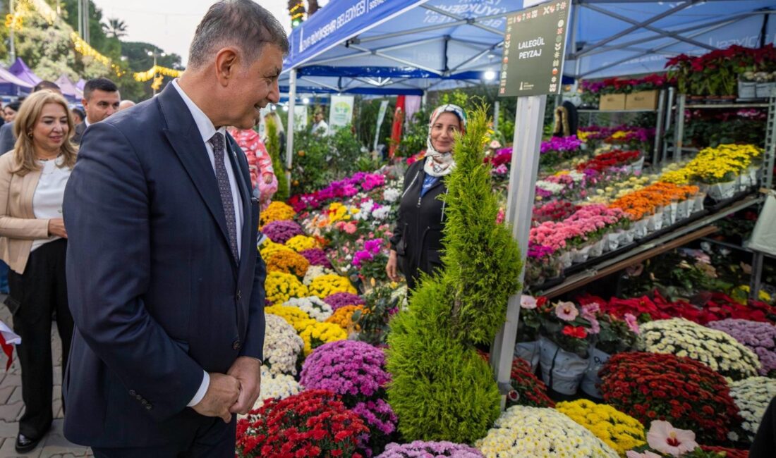 İzmir Büyükşehir Belediyesi’nin ikinci kez düzenlediği Balkon ve Bahçe Bitkileri