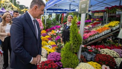 İzmir Büyükşehir Belediyesi’nin ikinci kez düzenlediği Balkon ve Bahçe Bitkileri