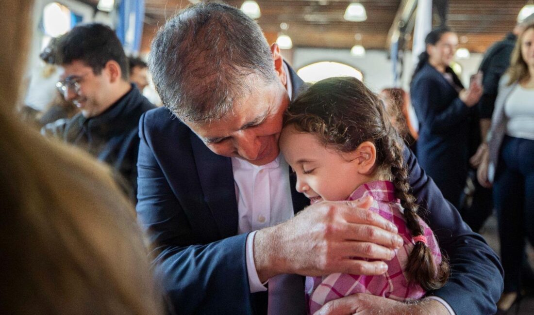 İzmir Büyükşehir Belediyesi, Yuvamız İzmir Merkezleri’nde eğitim gören çocukları üniversiteli