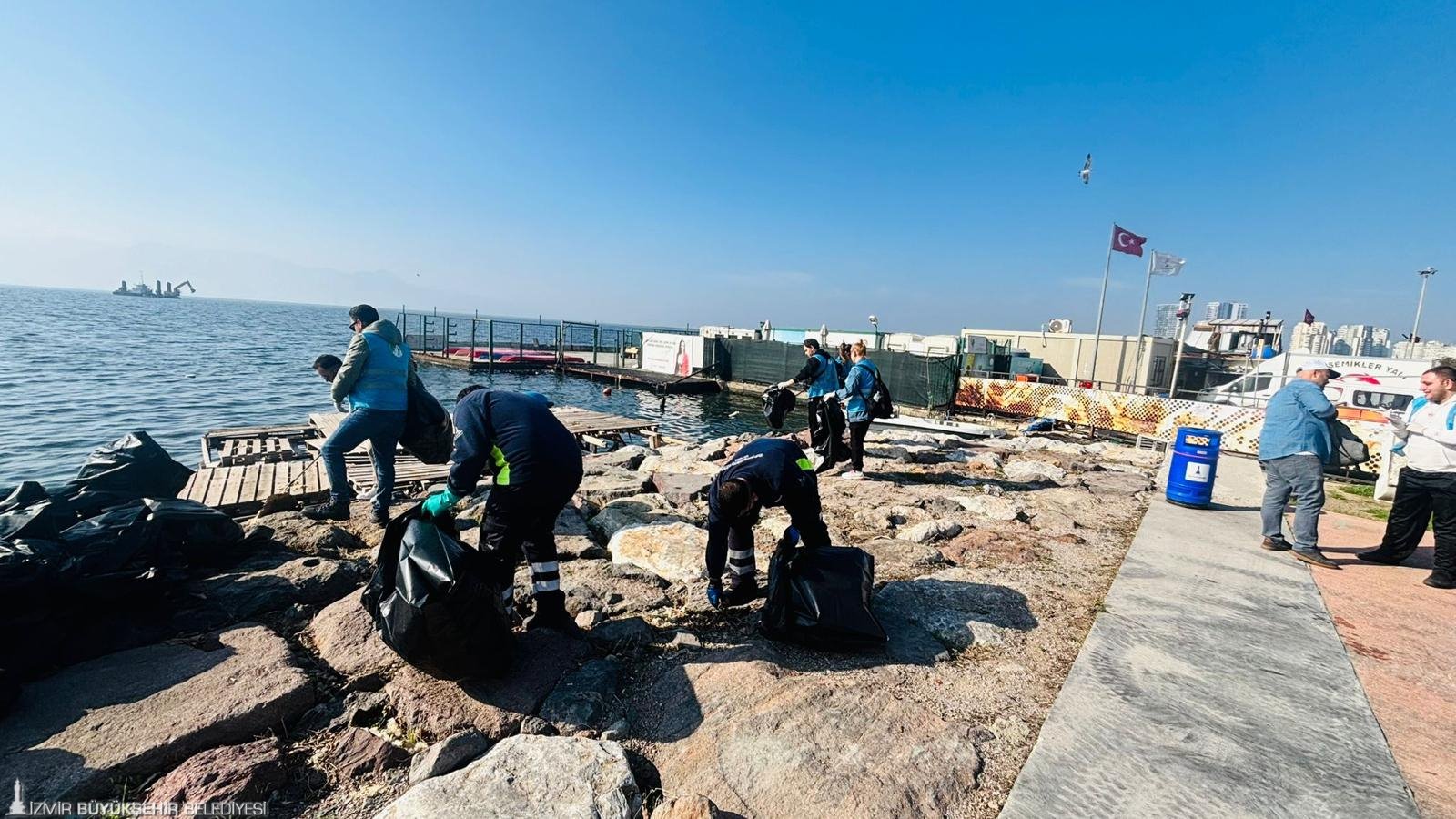 TURMEPA, Koç Şirketler Grubu gönüllüleri ve İzmir Doğa Severler Topluluğu
