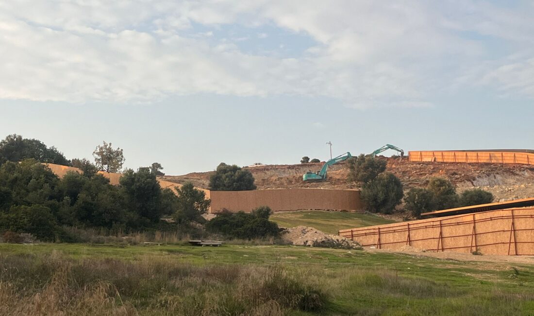Çeşme’nin simgesi Aya Yorgi Koyu’nda, mahkemenin yürütmeyi durdurma kararına rağmen