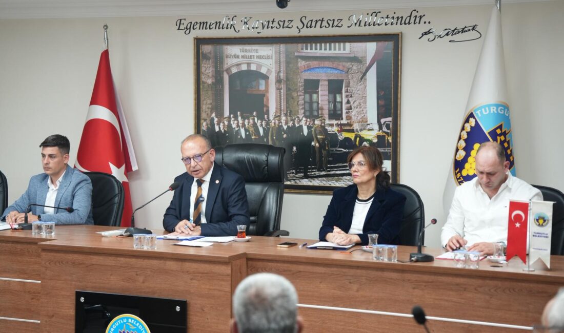 Turgutlu Belediye Başkanı Çetin Akın, Gölmarmara Belediyesi ile kardeş şehir