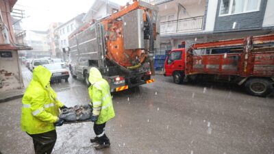 Meteoroloji’nin kuvvetli yağış uyarısının ardından İZSU, 750 personel ve 210