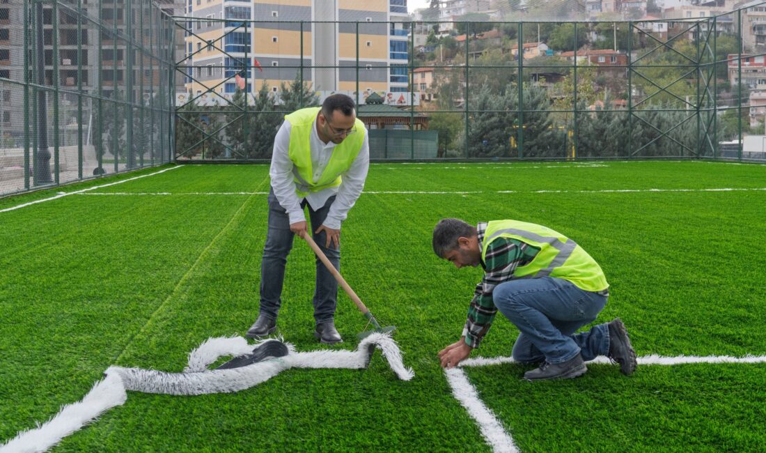 İzmir Büyükşehir Belediyesi, spor altyapısını güçlendirmek için dört ilçede toplam