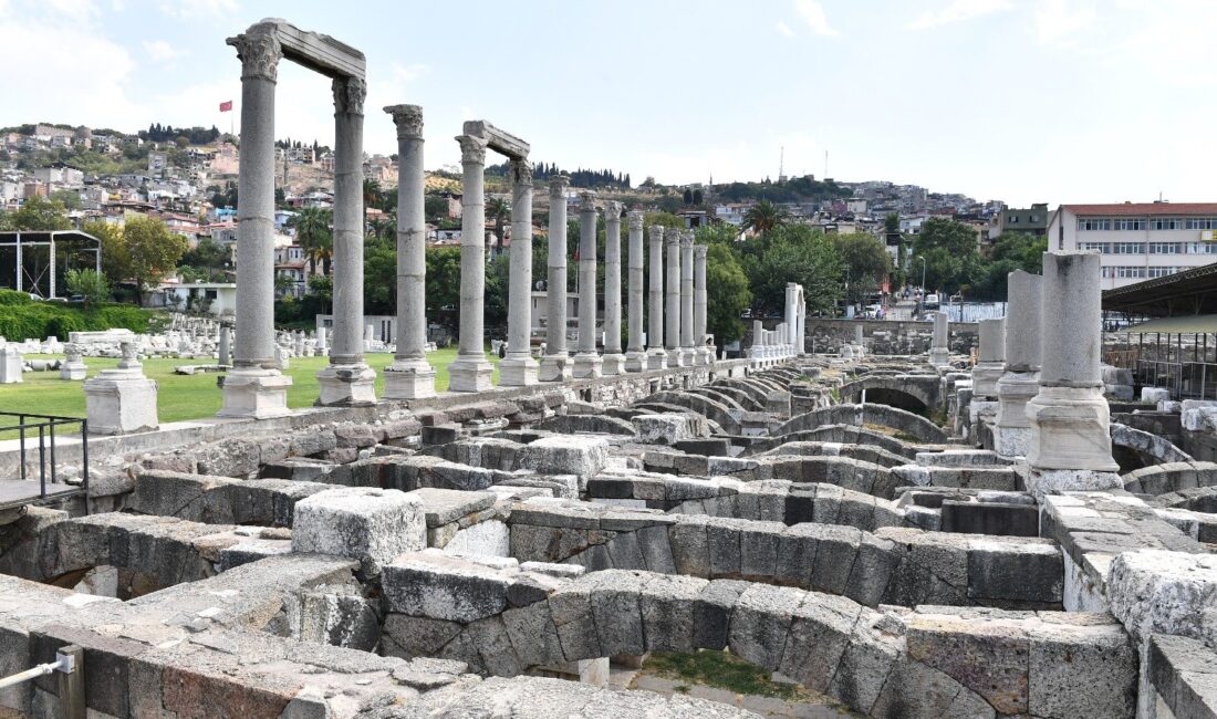 İzmir Tarihi Liman Kenti’nin UNESCO Dünya Mirası Kalıcı Listesi’ne girmesi