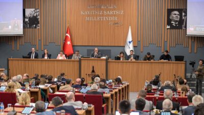 İzmir Büyükşehir Belediyesi, Konak İskelesi’ni orta hasarlı tespit sonrası yenileyecek,