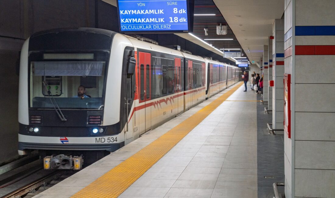 İzmir Büyükşehir Belediyesi, 27 kilometrelik metro hattında kesintisiz cep telefonu