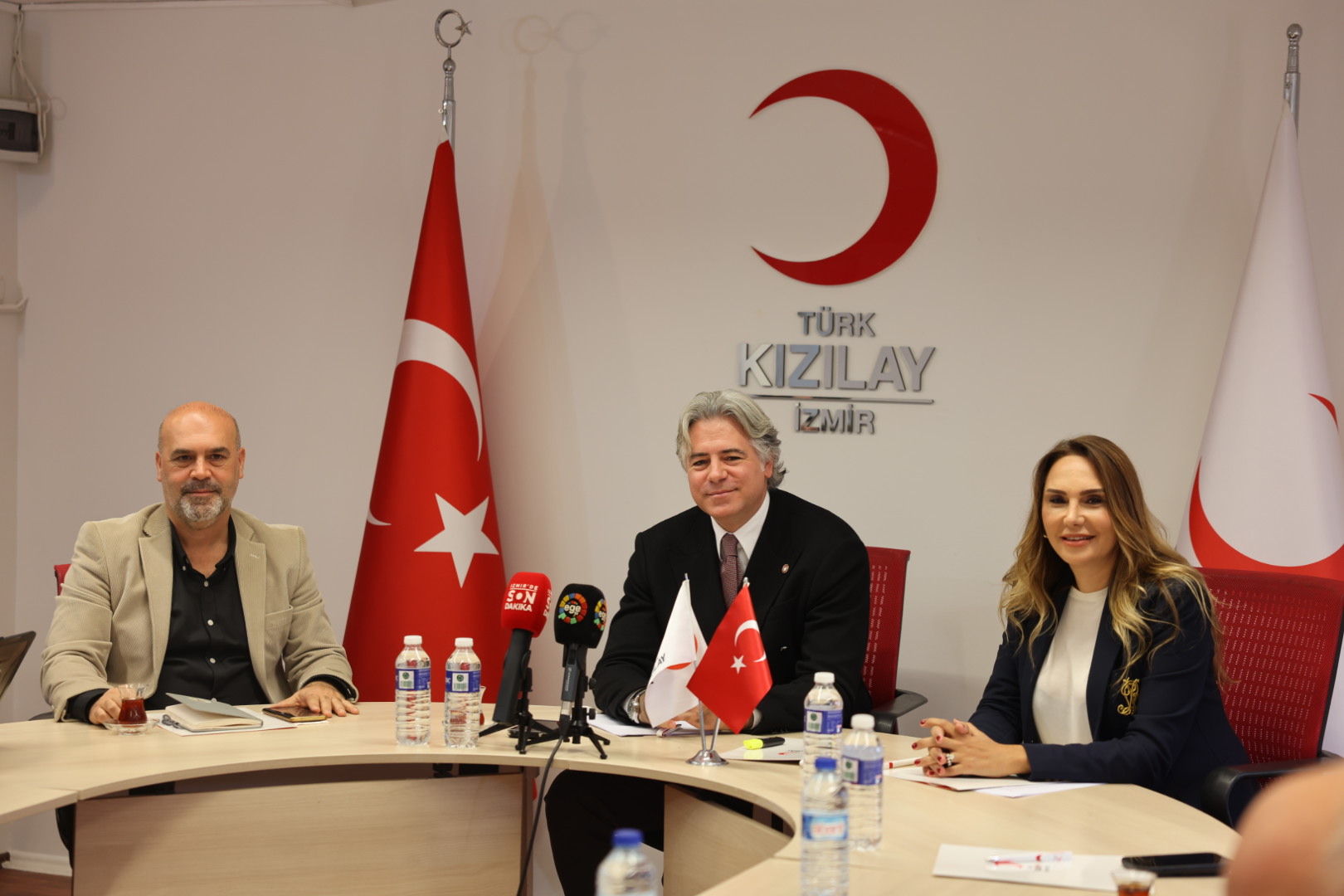 Kızılay İzmir İl Merkezi, Kızılay Haftası kapsamında yaptığı toplantıda 2023–2025