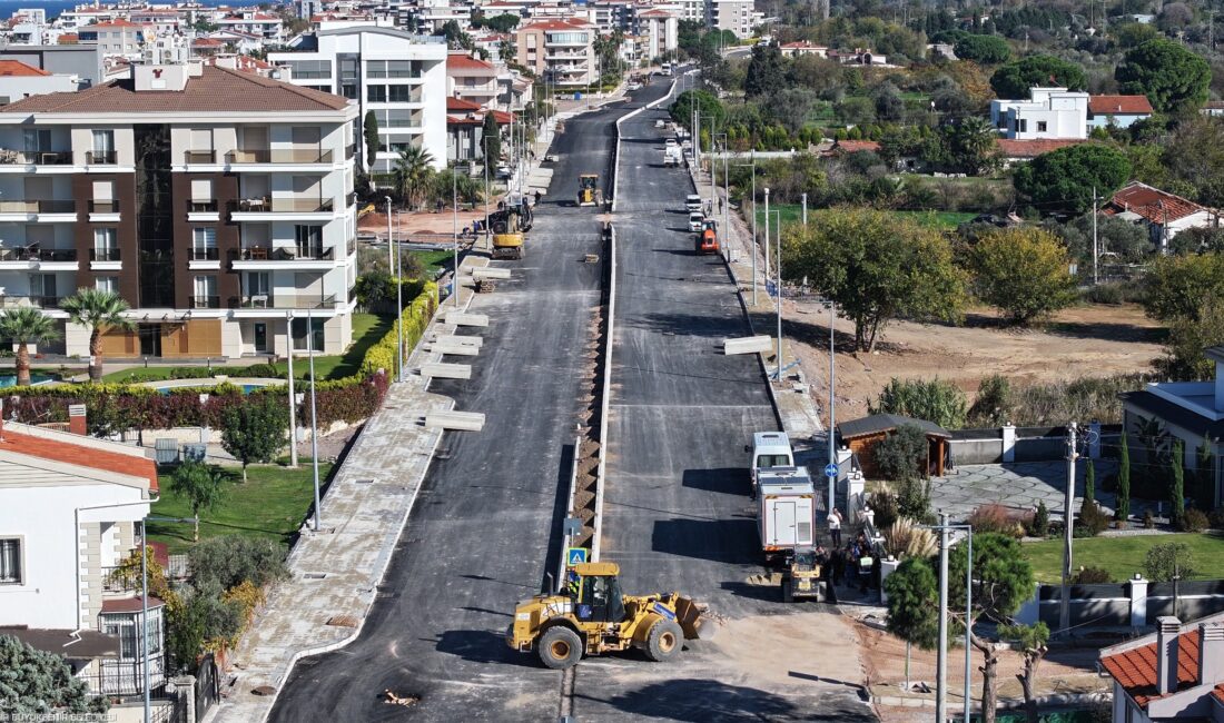 İzmir Büyükşehir Belediyesi’nin Güzelbahçe’de hayata geçirdiği 75. Yıl Cumhuriyet Bulvarı’nın