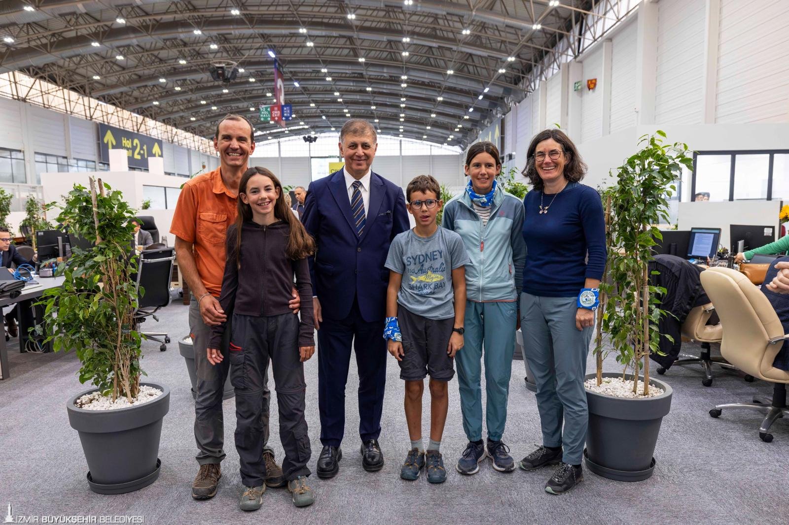 Fransa’dan yola çıkarak bisikletleriyle 10 aylık dünya turuna çıkan Ravanas