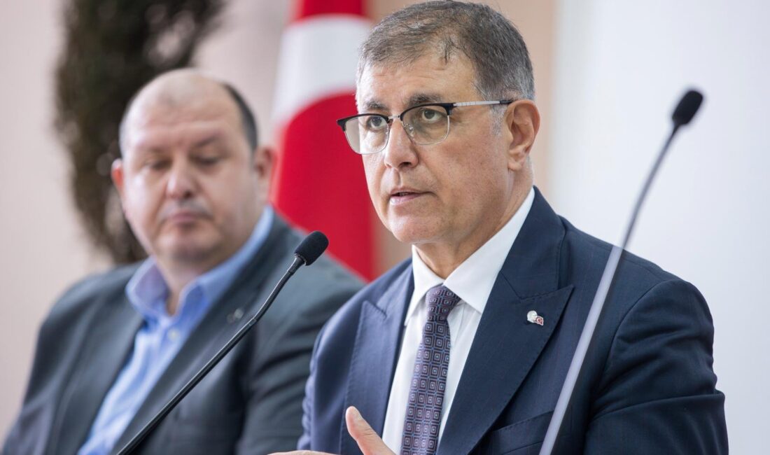 İzmir Büyükşehir Belediye Başkanı Dr. Cemil Tugay, Kısıkköy Mobilya Şehri’nde