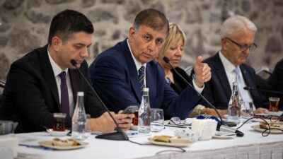 İEKKK’nın 140. toplantısında konuşan Başkan Cemil Tugay, İzmir’in atıklarını doğaya