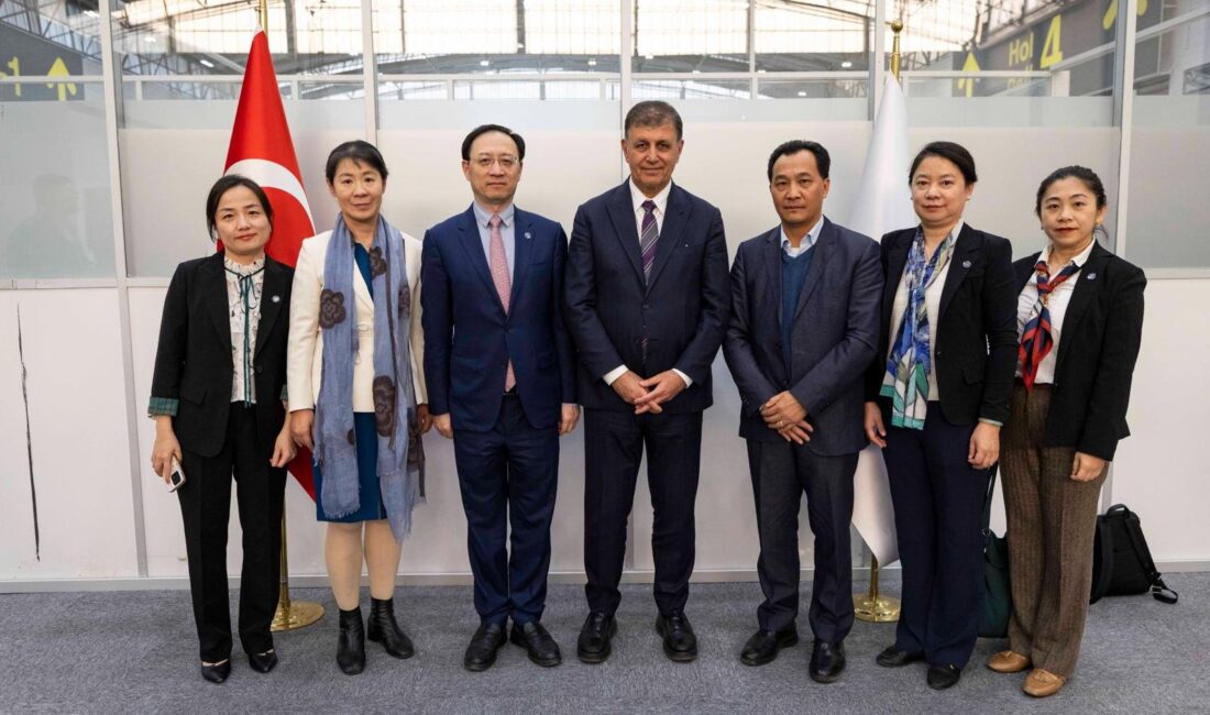 Shanghai Open University heyeti, UNESCO Öğrenen Şehirler Ağı’na üye İzmir’i