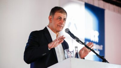 İzmir Büyükşehir Belediye Başkanı Cemil Tugay, İZBAN tarifeleri tartışmasında TCDD’nin