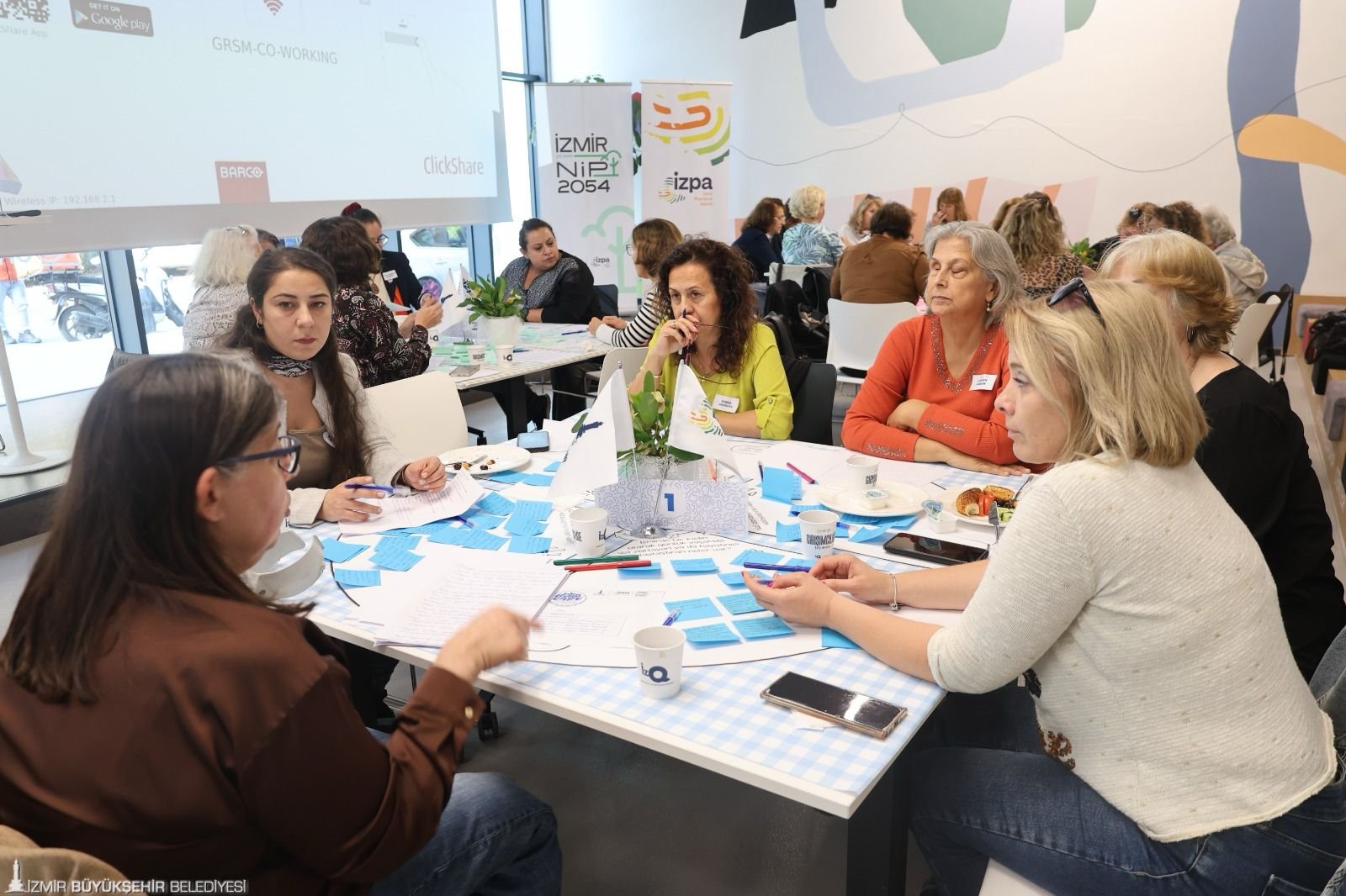 İzmir Büyükşehir Belediyesi, 25 Kasım’da “Eşitliğe Yürüyoruz” etkinliğiyle kadınları turuncu